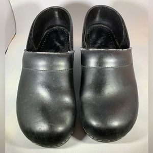 Dansko Black Leather Professional Clog EU 40/US 9.5/10
